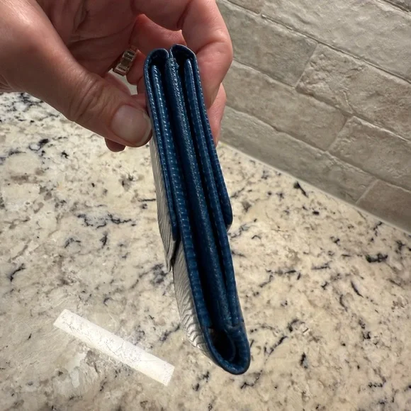 Louis Vuitton EUC Epi Leather Blue Dual-sided Wallet - Picture 7 of 10